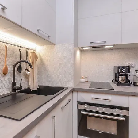 Appartamento The Spot - Fully Equipped, Central, Modern By Flat Mаnager